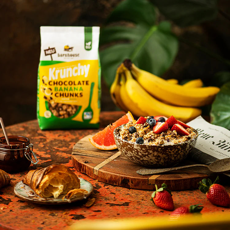 Krunchy Chocolate Banana Chunks Bio Hafer-Knuspermüsli mit Schokolade, Cornflakes und Bananen